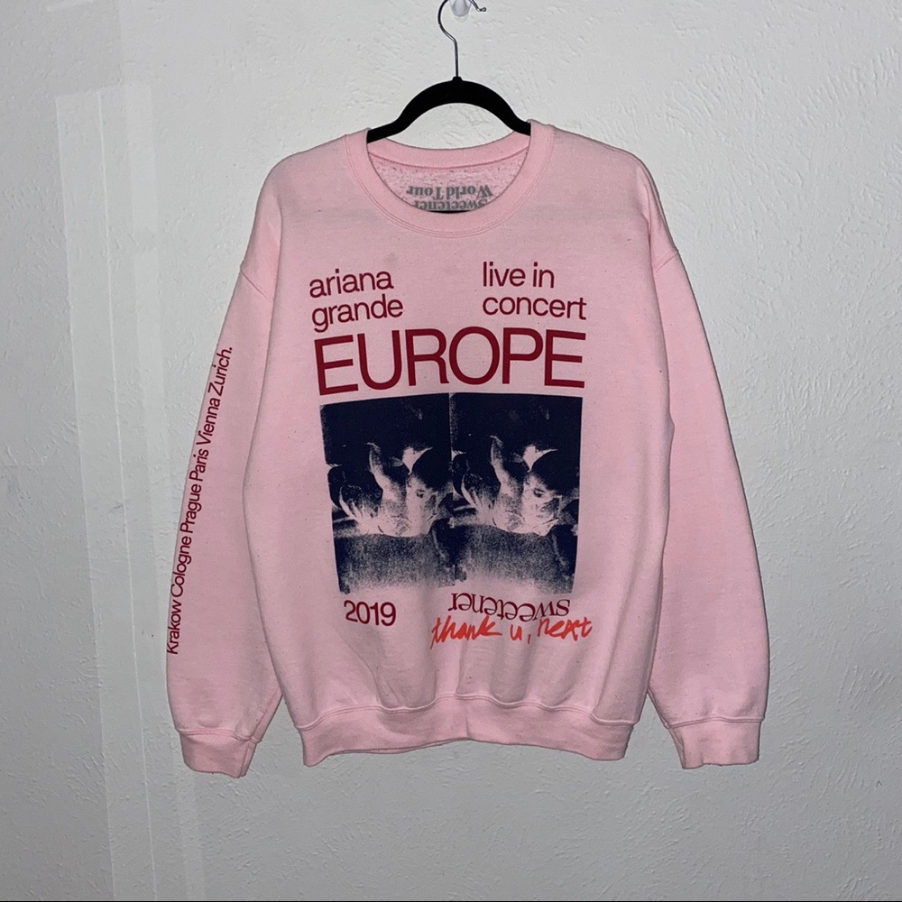 ❤️ ariana grande live in europe 1993 crewneck ❤️